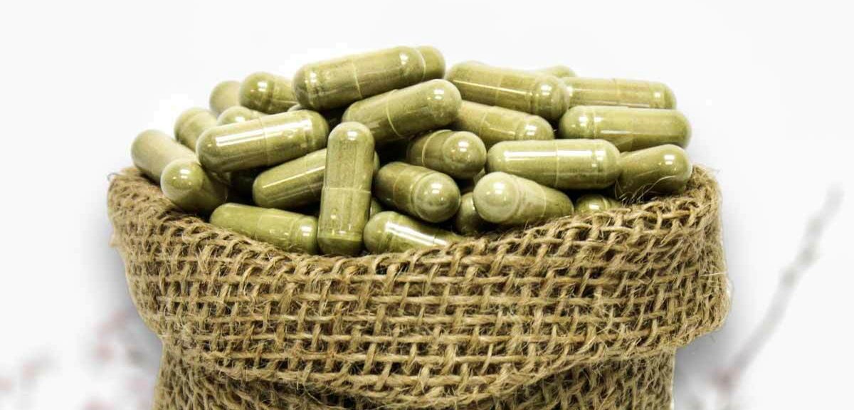 What factors contribute to the strength of a kratom strain, such as cultivation, processing, or alkaloid content?